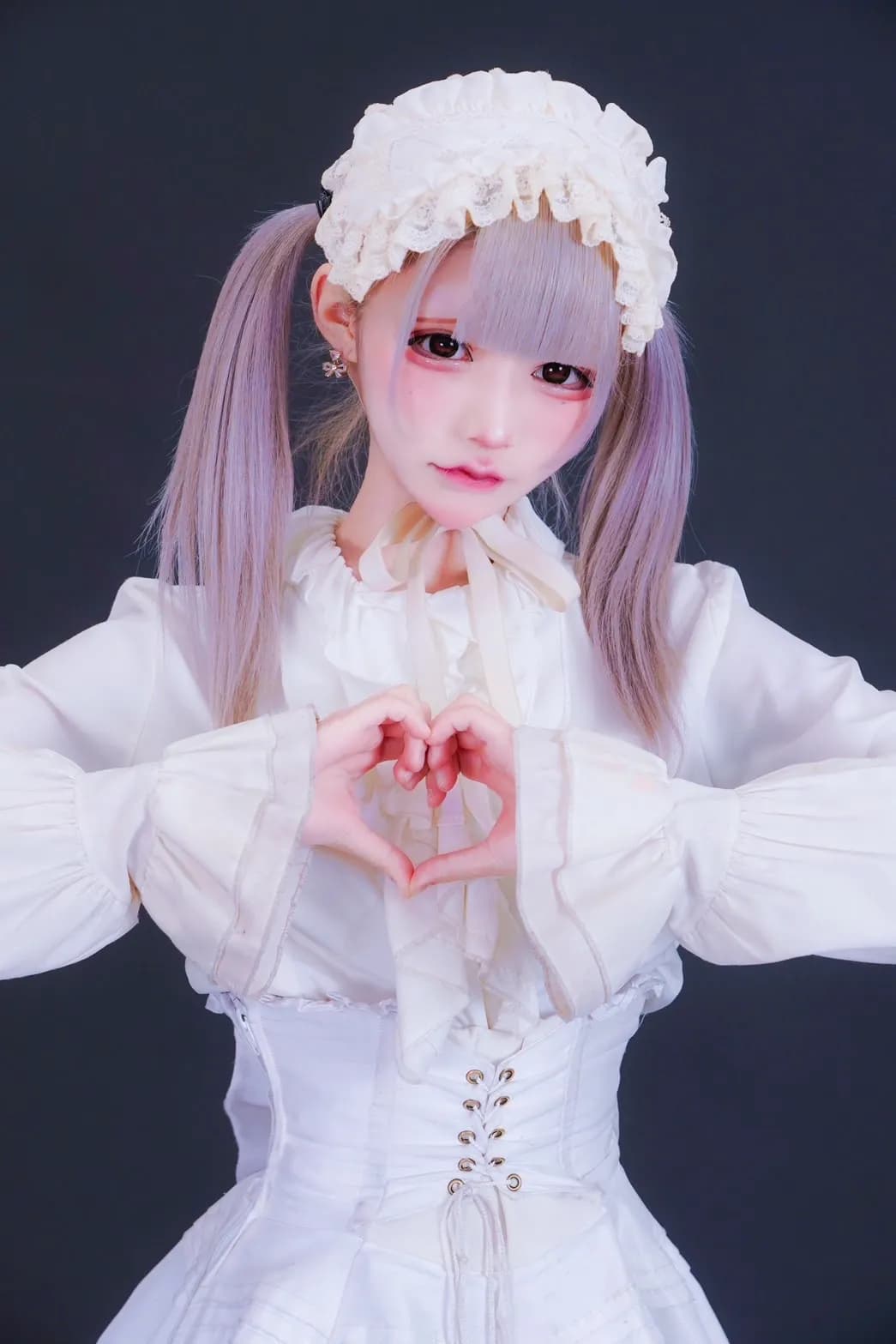 やん